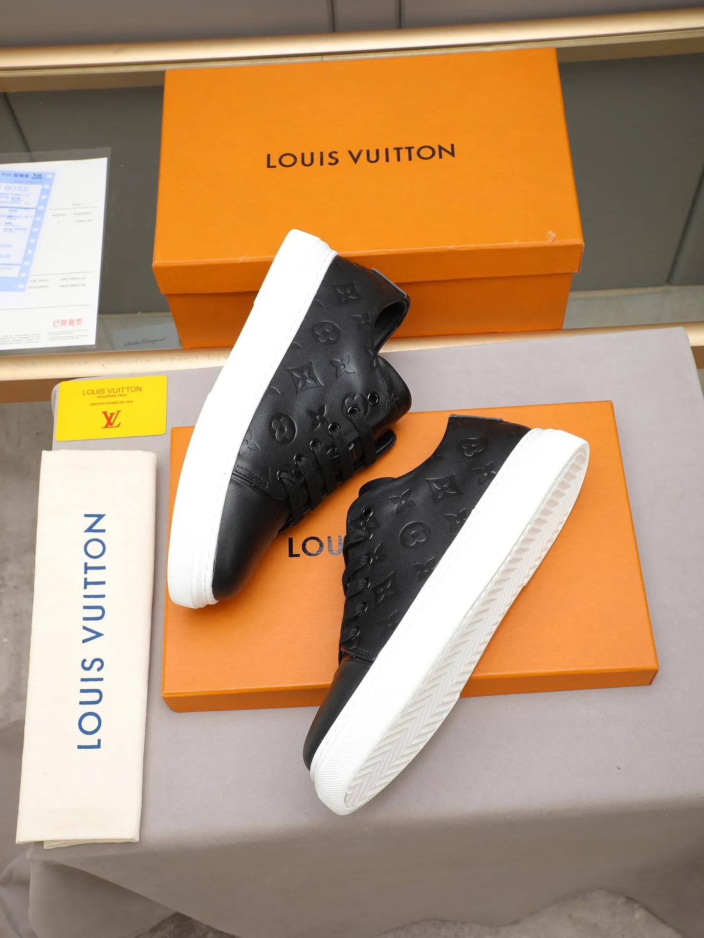 The main model 👍👍👍P420 is the new LOUIS VUITTON [Luden Yiwei]——LV upper [Lv]🇮🇹Imported first-layer cowhide embossed🇩🇪Inside imported sheepskin lining ➕Non-slip and wear-resistant outsole. Every man's identity is reflected in his elegant and stable upper shoes🚶🏻🚶🏻📯 No matter the wind or rain, the shoe last remains unchanged and can stand the test of time🔍️. ——Code number: 38-44 (45 can be customized)